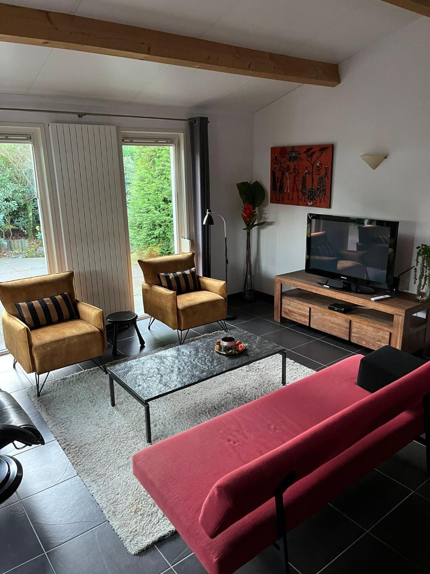 Holiday home Ruime En Comfortabele Bungalow Lage Mierde